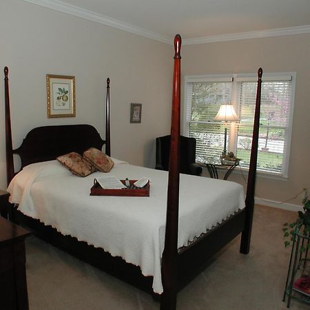 The Garden Inn Bed & Breakfast At Bee Rock มอนเทอร์เรย์ ภายนอก รูปภาพ